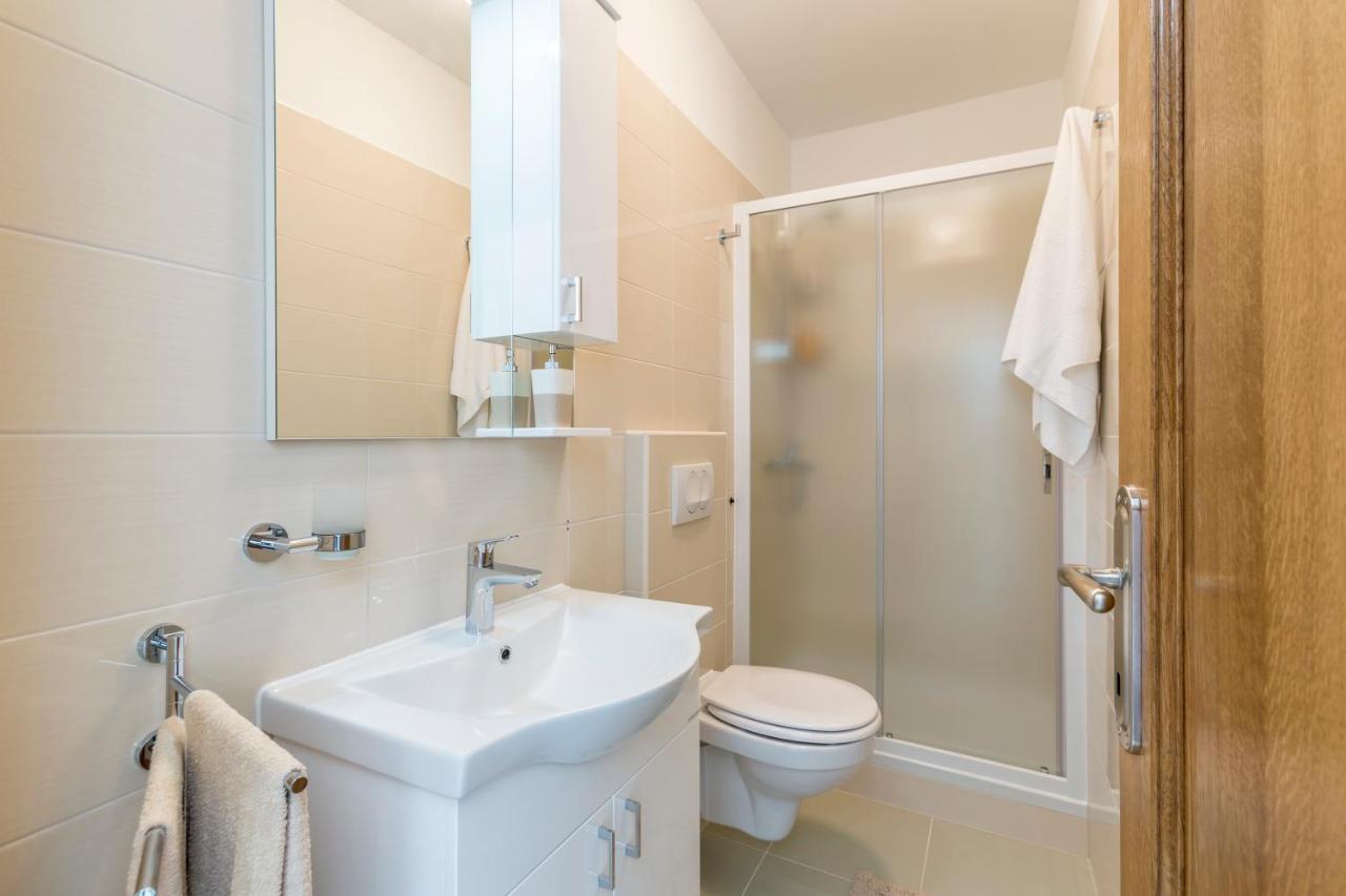 Apartment Bezmalinovic