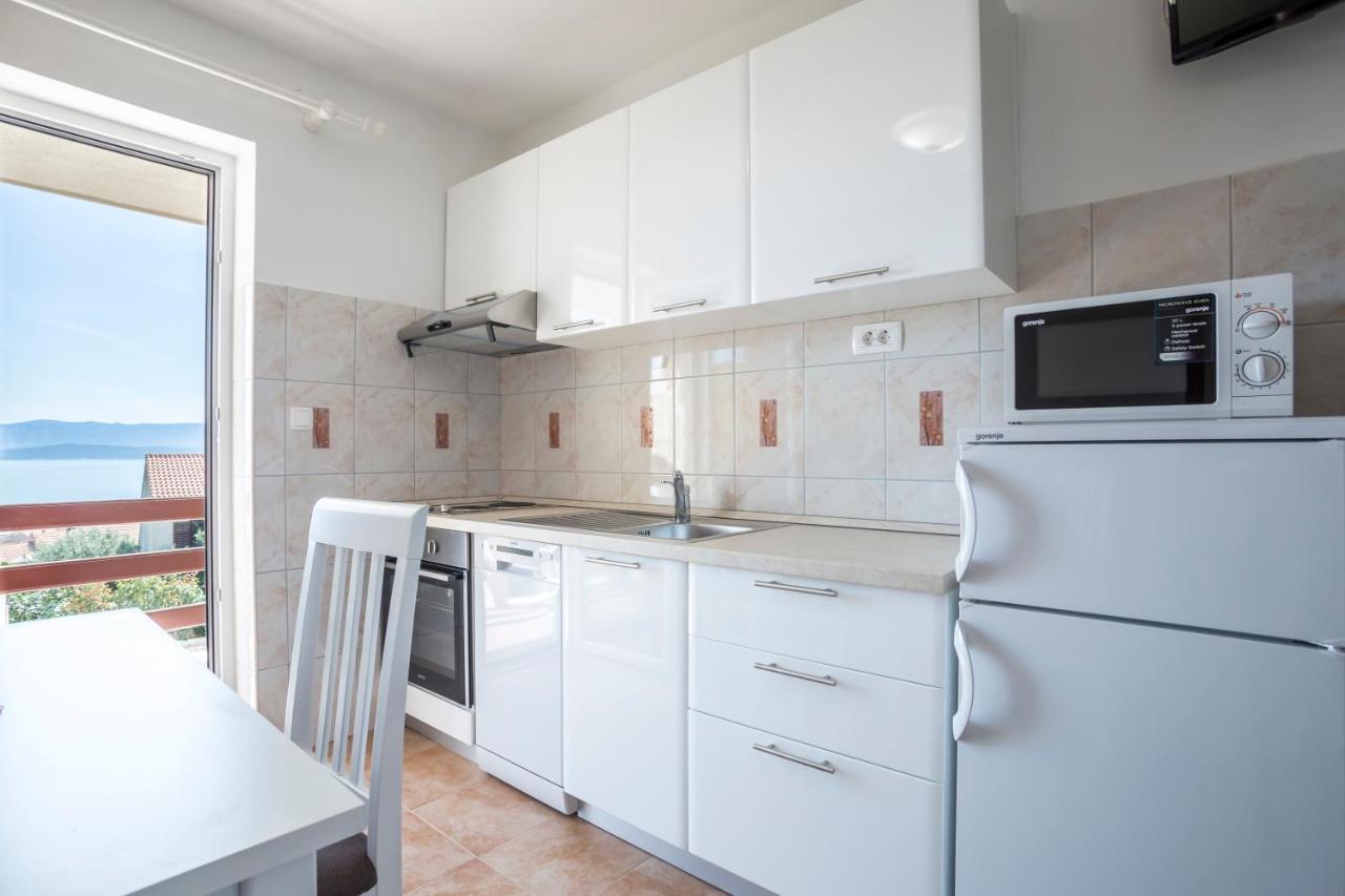 Apartment Bezmalinovic *