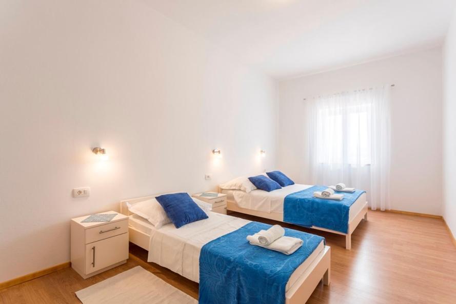 Bezmalinovic Apartment Bol
