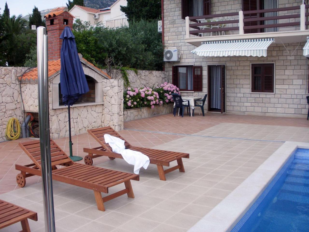 Apartment Bezmalinovic Bol